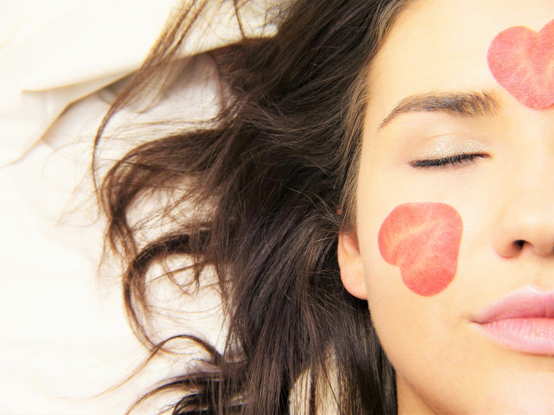 8 GLOWING SKIN SECRETS WE BET YOU DIDN’T KNOW ABOUT…UNTIL NOW!
